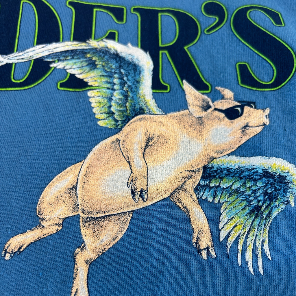 Islanders Retro Flying Pigs Tee